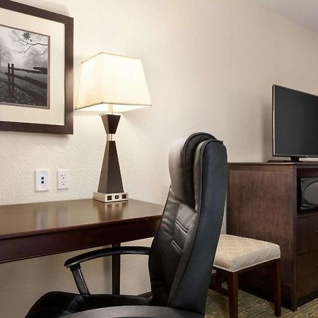 Hampton Inn Довер Экстерьер фото