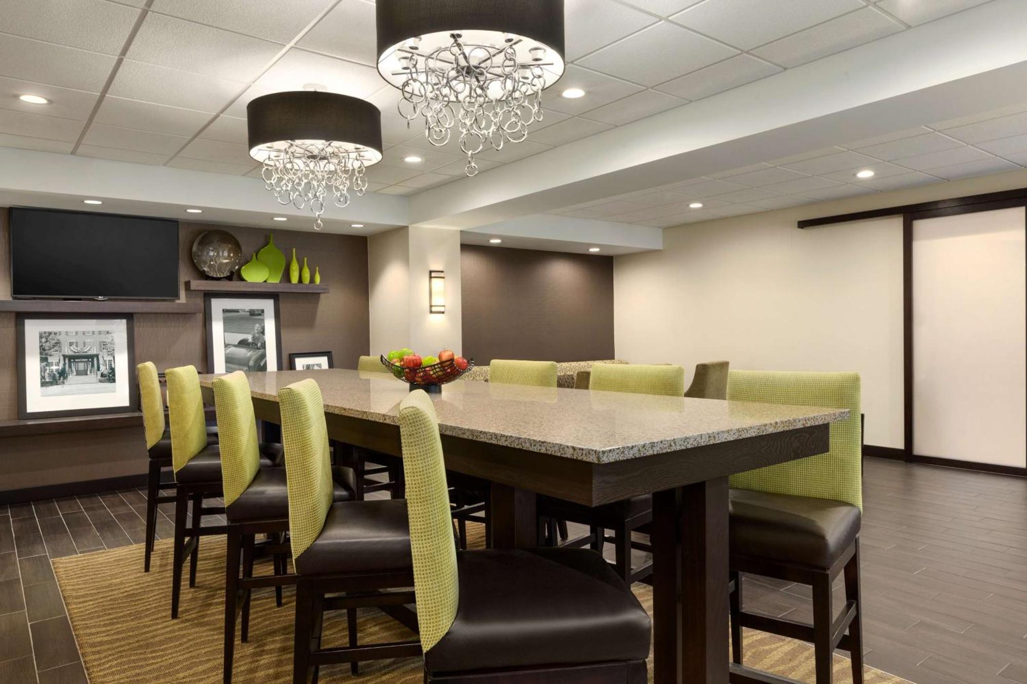 Hampton Inn Довер Экстерьер фото